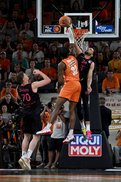 男篮未能守 男篮未能守